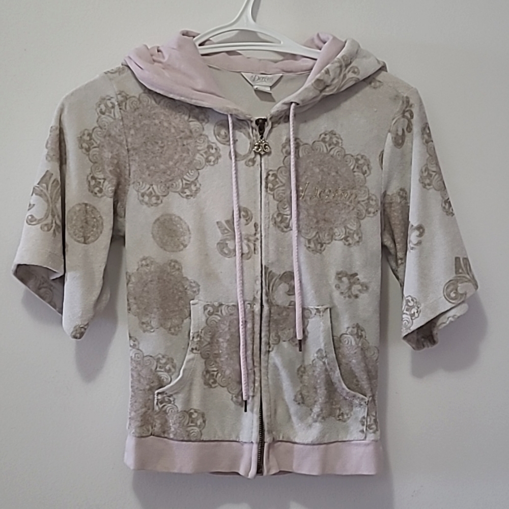 Dereon sweater